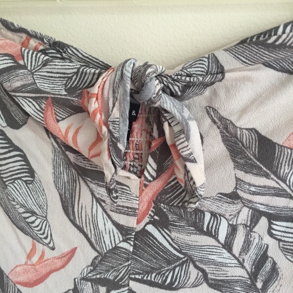 KENDALL & KYLIE Tie Knot Leaf Print Romper - Picture 3 of 8